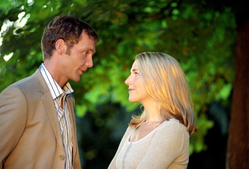 Das Liebespaar Bianca (Tanja Wedhorn, r.) und Oliver (Patrik Fichte, l.). – Bild: Daniela Incoronato