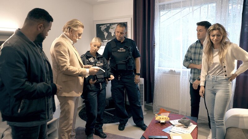 Ben Handke (l.); Ingo Lenßen (2.v.l.) – Bild: ProSiebenSat.1 Media SE