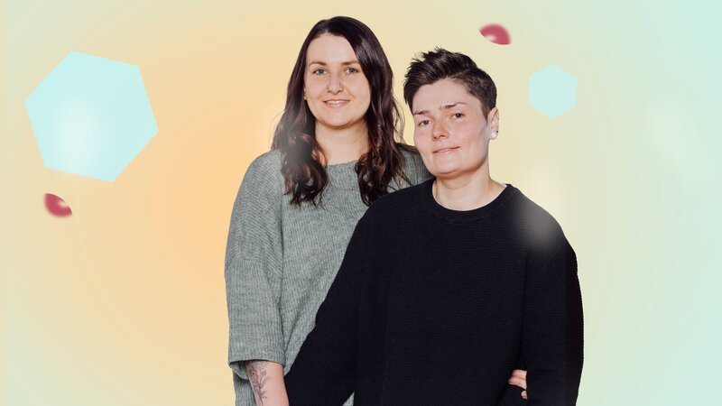 Julia und Laura versuchen ein Baby zu bekommen. – Bild: BR/​Markus Konvalin