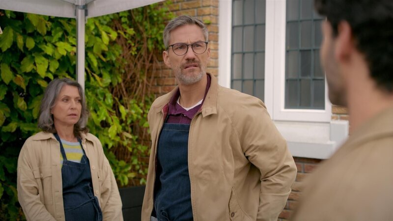 Daniela (Berrit Arnold) und Henning (Stefan Bockelmann, M.) werden von Nick (Raphael Kalkowski) ausgebremst, als sie Dragan hinhaengen wollen. – Bild: RTL