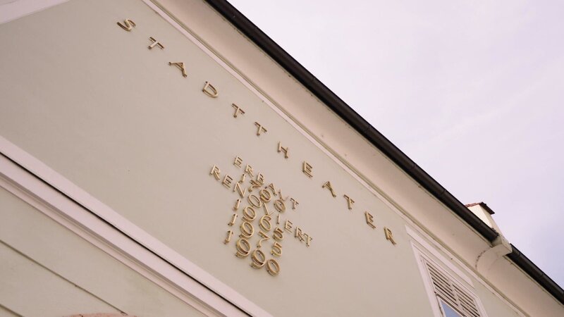 Stadttheater Leoben. – Bild: ORF/TV Friends Stadttheater Leoben. – Bild: ORF/TV Friends
