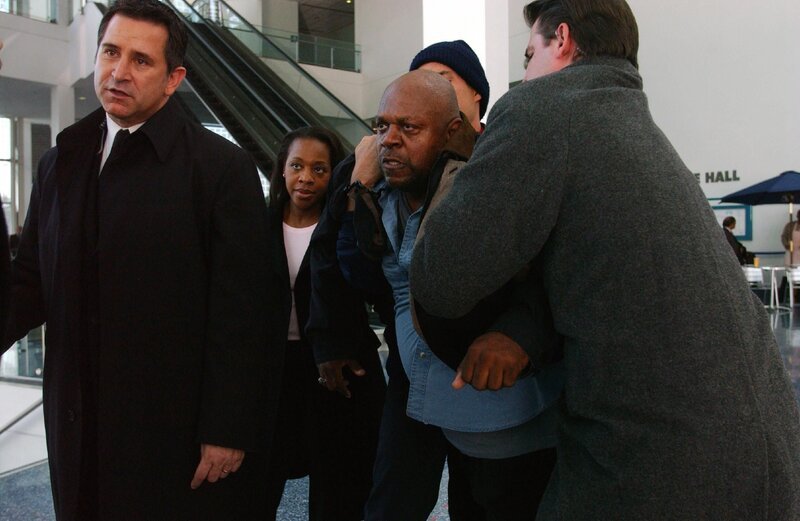 V.l.: Jack Malone (Anthony LaPaglia), Vivian Johnson (Marianne Jean-Baptiste), Chet Collins (Charles S. Dutton)    +++ – Bild: RTL /​ © Warner Bros