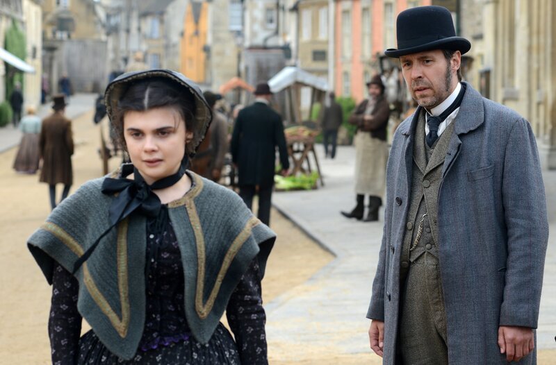 Emma Finch (l. Gwyneth Keyworth) und Mr. Whicher (Paddy Considine, r.) – Bild: WDR/​Hat Trick/​ITV plc