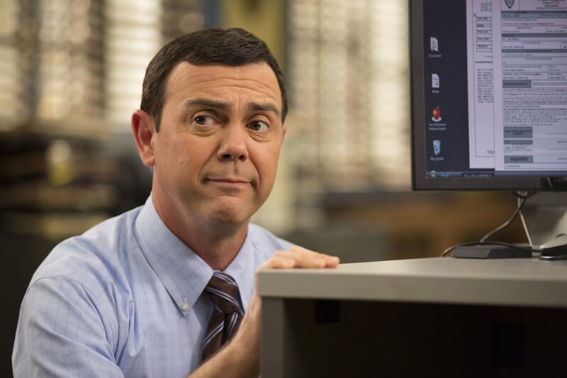 Charles Boyle (Joe Lo Truglio) – Bild: © 2015 UNIVERSAL TELEVISION LLC. All rights reserved. /​ John P. Fleenor
