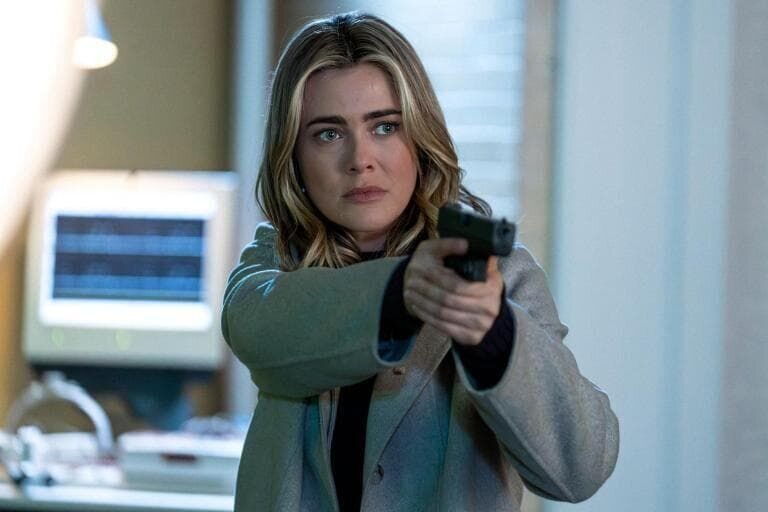 Melissa Roxburgh als Rebecca Henderson – Bild: UNIVERSAL TELEVISION LLC. /​ Ralph Bavaro