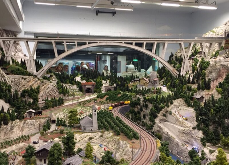 Spannbogenbrücke am Vesus – Bild: ZDF und SWR.