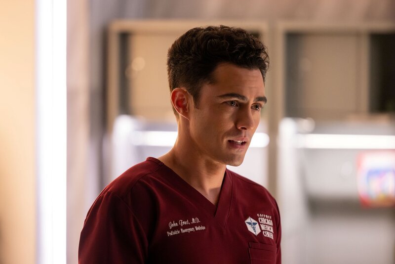 Pictured: Darren Barnet as Dr. John Frost – Bild: NBC /​ NBCUniversal /​ NBCUniversal Media, LLC. All Rights Reserved.