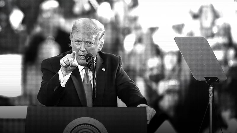 OCALA, FLORIDA – OCTOBER 16: U.S. President Donald Trump speaks during his campaign event at the Ocala International Airport on October 16, 2020 in Ocala, Florida. President Trump continues to campaign against Democratic presidential nominee Joe Biden with 18 days until Election Day. (Photo by Joe Raedle/​Getty Images) – Bild: Getty Images