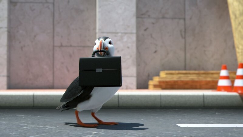 Auf dem Weg zur Arbeit verpasst der Papageientaucher am Morgen den Bus. – Bild: Cube Creative Productions /​ Cube Creative Productions