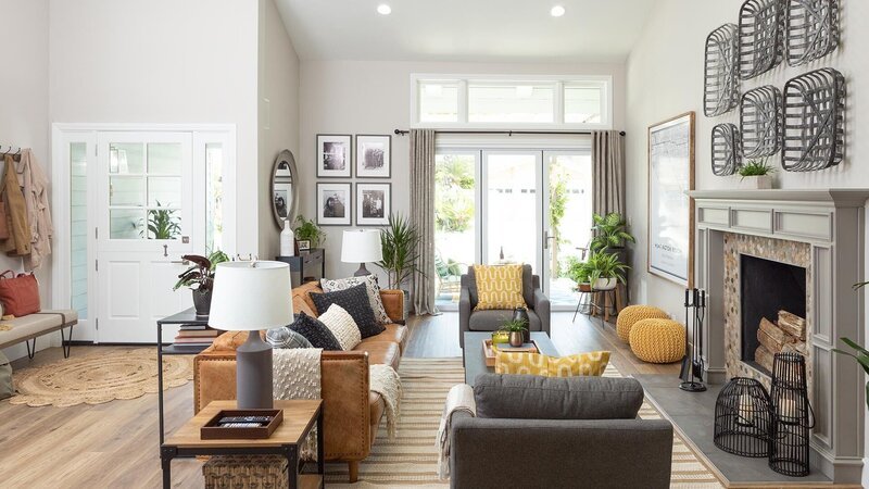 Host Jasmine Roth leveled the floors and removed a post to give the Legg’s the family room of their dreams, as seen on HGTV’s Hidden Potential. – Bild: Discovery, Inc.