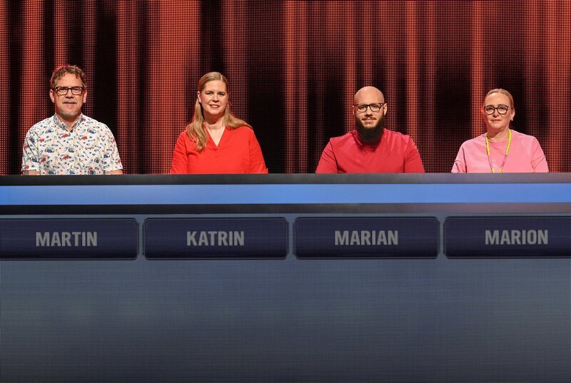 Die Kandidat:innen (v.l.n.r.): Martin Capo, Katrin Schlüter, Daniel Marian Riha, Marion Bisping. – Bild: ARD/​Uwe Ernst, ARD-Programmdirektion/​Bildredaktion, pressefoto.daserste@ard.de