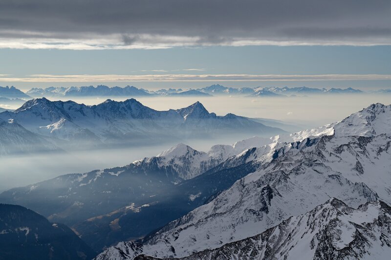 Landschaftsbild Stubaier Alpen – Bild: ServusTV /​ Wegafilm /​ Lukas Beck