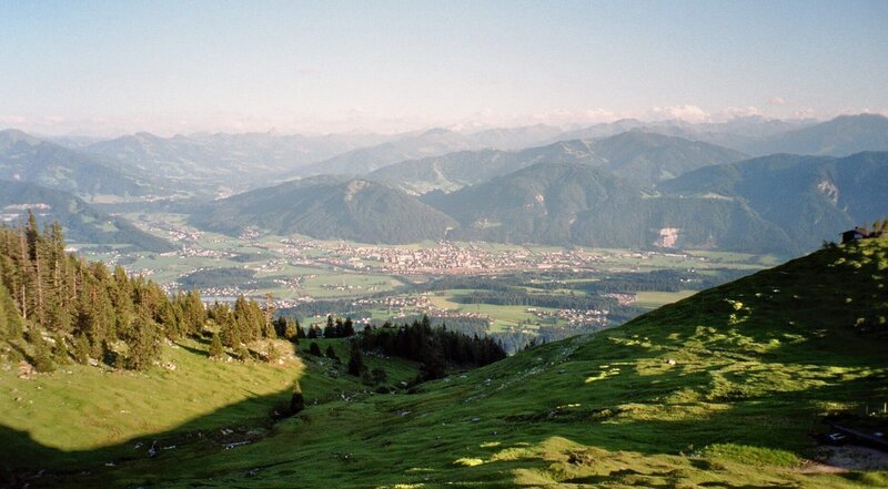 Auf dem höchsten Gipfel der Tour. – Bild: BR/​Florian Guthknecht