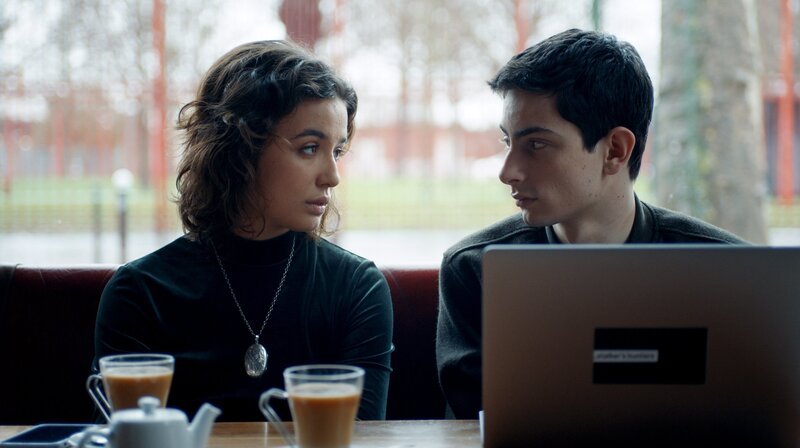 Alma (Carmen Kassovitz) und Lux (Théo Fernandez) – Bild: WDR/​SILEX FILMS – PICTANOVO