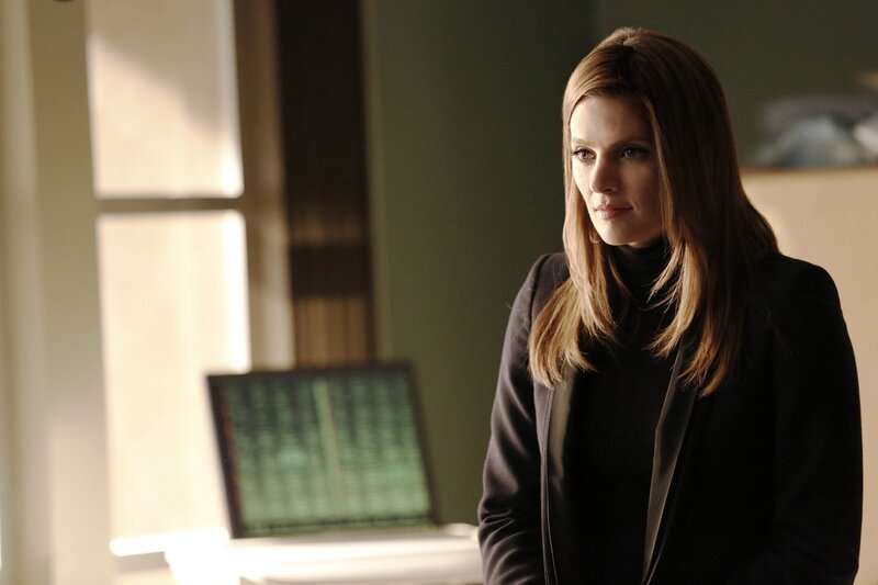 Kann Kate (Stana Katic) einen neuen Anschlag auf Alan verhindern? – Bild: PLURIMEDIA (ABC /​ Tyler Golden)