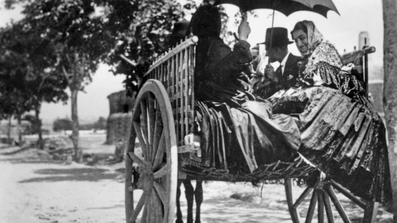 Die drittgrößte Baleareninsel galt einst als der ärmste Teil Spaniens. – Bild: ORF/​Autentic GMBH/​Arxiu Històric d’Eivissa i Formentera