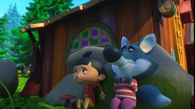 Pinocchio (li.) und sein Freund Paulo (re.) verstecken sich vor Lilakäppchen, die es auf alle Wölfe abgesehen hat. – Bild: ZDF