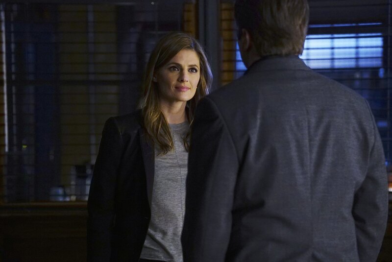 Während Beckett (Stana Katic) im NYPD-Ausbildungszentrum ermittelt, kämpft Castle mit einer Entscheidung, die für ihn und Beckett alles verändern könnte … – Bild: PLURIMEDIA (ABC)