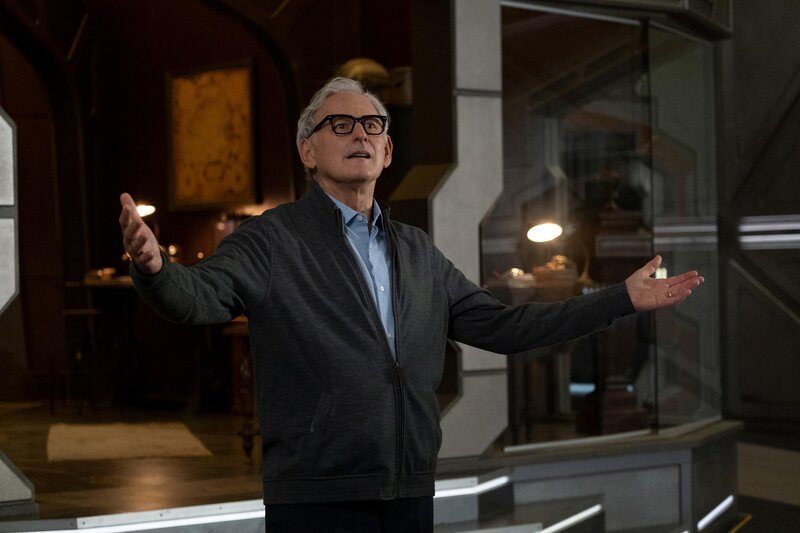 Dr. Martin Stein (Victor Garber) – Bild: TM and DC Warner Bros. Ent. Inc.  All Rights Reserved. /​ Jeff Weddell