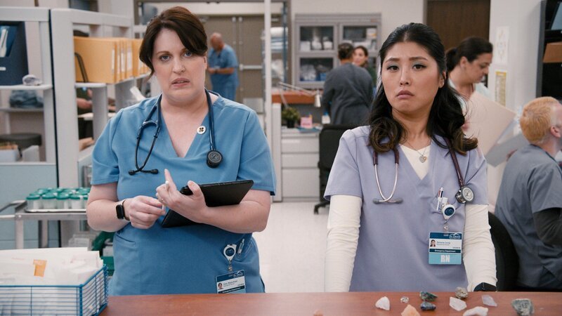 (l-r) Allison Tolman als Alex, Kahyun Kim als Serena – Bild: Universal Television LLC. All rights reserved.