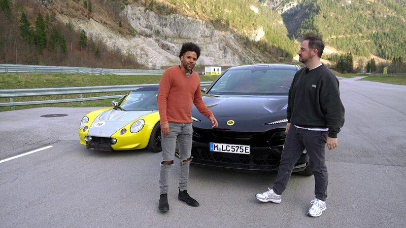 Alex Bangula und Jan-Erik Slooten checken den Lotus Eletre R mit seinen 905 PS – Bild: RTLZWEI Alex Bangula und Jan-Erik Slooten checken den Lotus Eletre R mit seinen 905 PS – Bild: RTLZWEI
