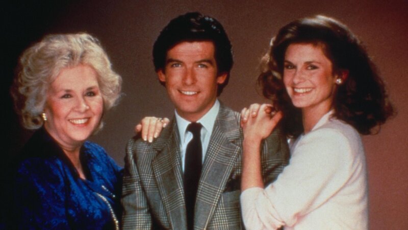 Mildred Krebs (Doris Roberts, l.), Remington Steele ( Pierce Brosnan, m.) und Laura Holt (Stephanie Zimbalist, r.) – Bild: RTL