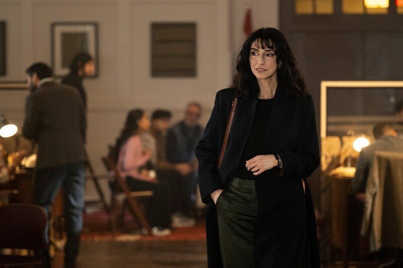 Pictured: Necar Zadegan as Deputy Chief of Station Nikki Reynard. – Bild: Mark Schafer /​ CBS/​Paramount /​ 2026 CBS Studios Inc. All Rights Reserved.
