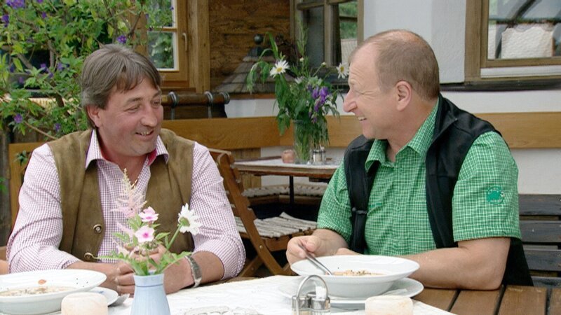 Ochsenalm in Kirchberg – Thomas Schiessl und Harry Prünster. – Bild: ORF
