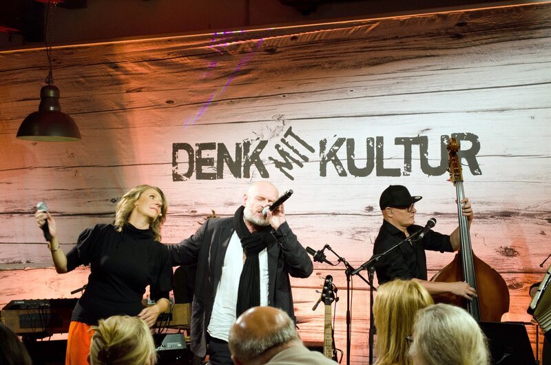 Birgit Denk, Johannes Krisch. – Bild: ORF