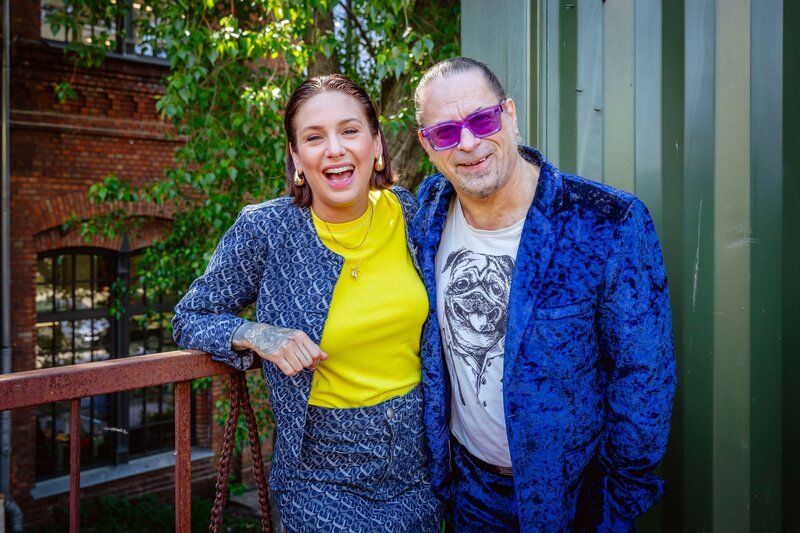 Liza Waschke als Milla und Frank Winter als Piet – Bild: RTLZWEI /​ Andreas Zitt