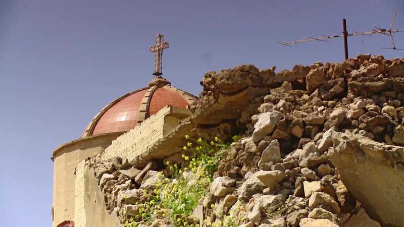 Zerstoerte Kirche in Mosul, Irak – Bild: Bibel TV
