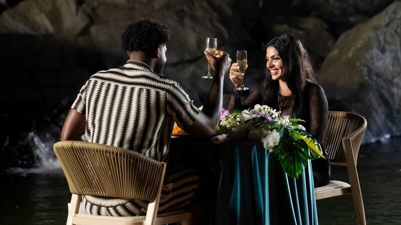 LOVE ISLAND USA -- Episode 736 -- Pictured: (l-r) Chris Seeley, Huda Mustafa -- (Photo by: Ben Symons/​Peacock) – Bild: RTL Zwei