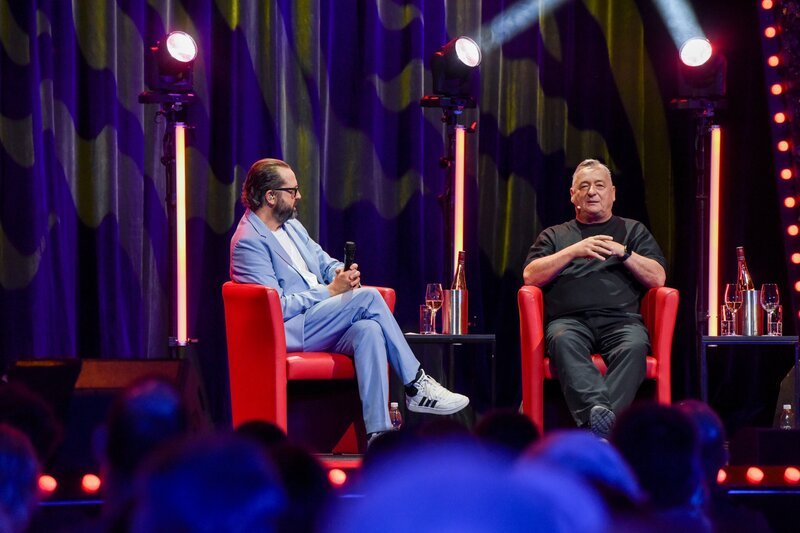 (v.li.): Gerald Fleischhacker, Andreas Vitásek. – Bild: ORF/​Hubert Mican
