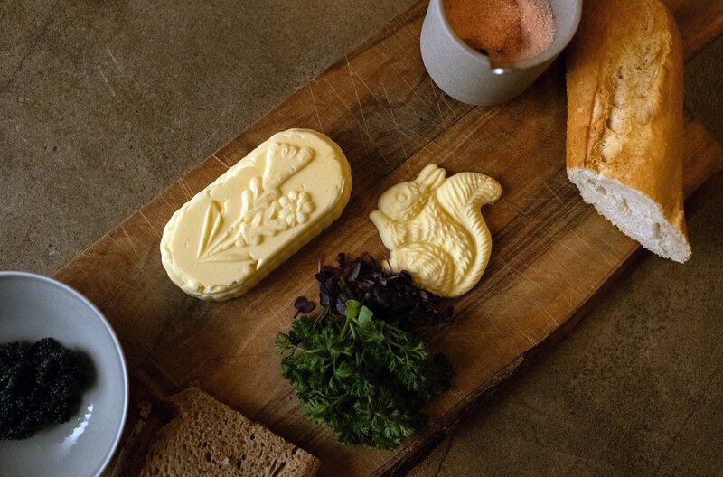 Lucies handgemachte Butter aus der Butterform – Bild: Benjamin Wistorf