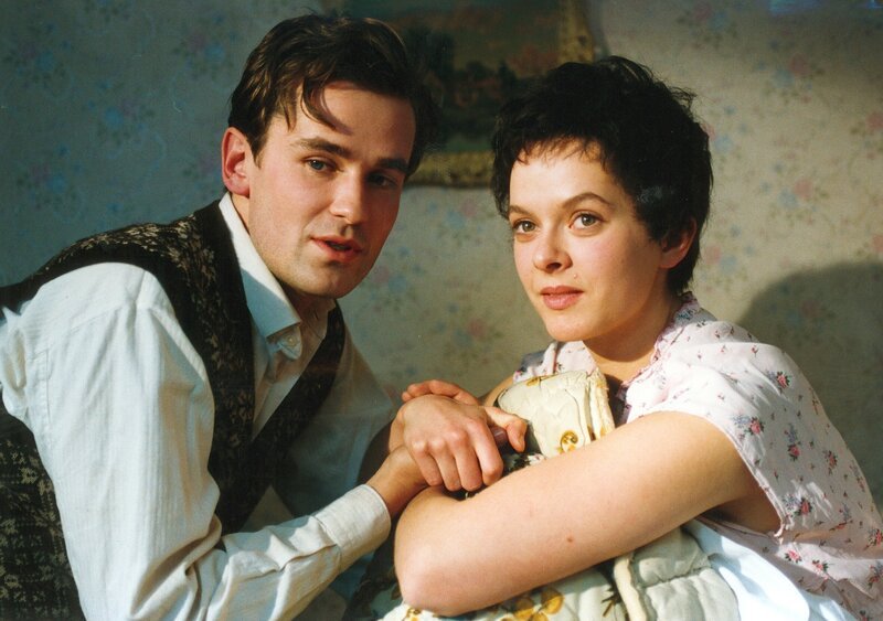 Rudi Grandauer (Timothy Peach) hat sich in Uli von Südhoff (Dorothee Hartinger) verliebt. – Bild: Heimatkanal (DE)