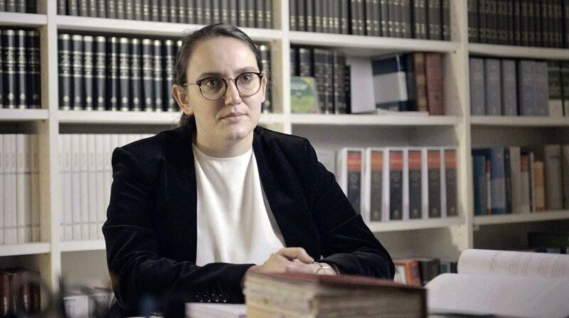 Rechtsanwältin Carolin Arnemann will einen Justizirrtum aufklären. – Bild: SWR, honorarfrei