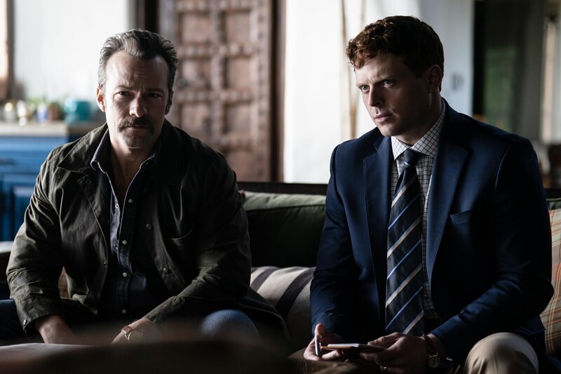 Special Agent Mike Franks (Kyle Schmid, l.); Special Agent Bernard Randolf (Caleb Foote, r.) – Bild: CBS Broadcasting, Inc. /​ Erik Voake