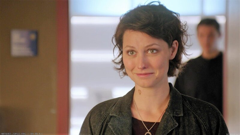 Emotionaler Wendepunkt: Für Kommissarin Nele Becker (Nina Siewert) ist es an der Zeit, eine schwere Entscheidung zu treffen. Dabei steht das gesamte Team hinter ihr. – Bild: ZDF