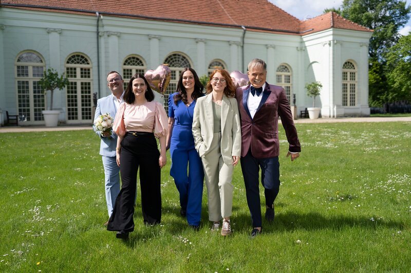Von links: Marco Fuß, Amelie Borges, Madeleine Bolz, Marie Mika und Froonck – Bild: ARD/​Uwe Ernst