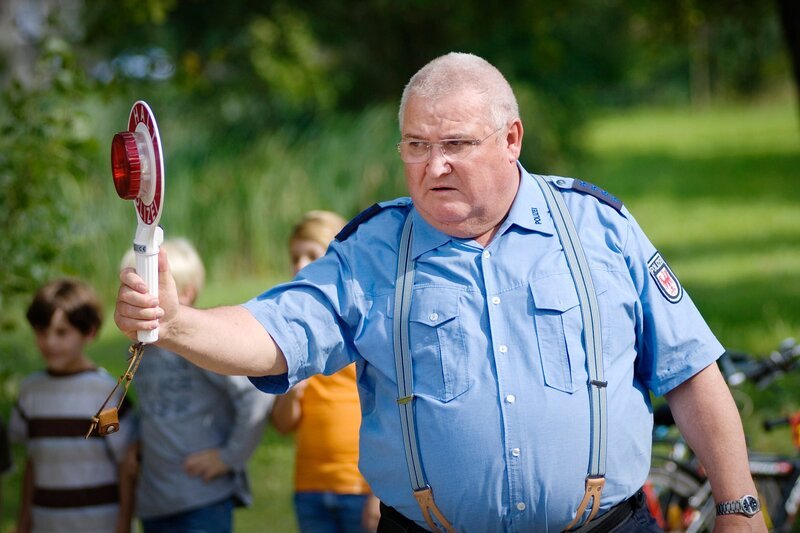 MDR Fernsehen KRAUSES BRAUT. Poliziehauptmeister Horst Krause (Horst Krause). – Bild: mdr/​rbb/​Arnim Thomaß