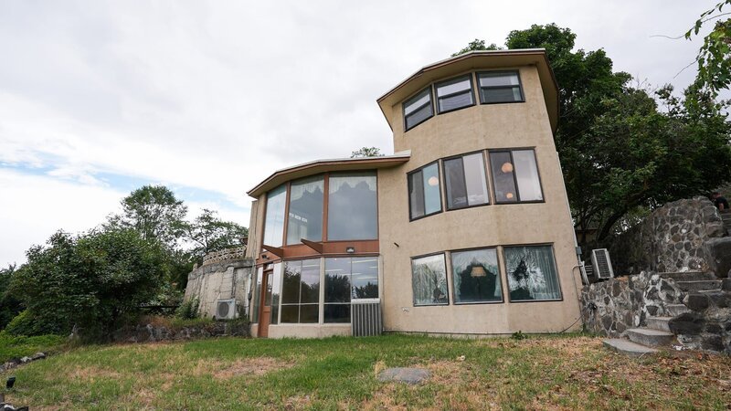 Exterior of the Hot Mess of West Richland home – Bild: Warner Bros. Discovery