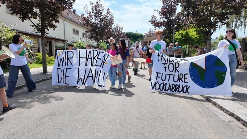 Klimademo in Vöcklabruck. – Bild: ORF Klimademo in Vöcklabruck. – Bild: ORF