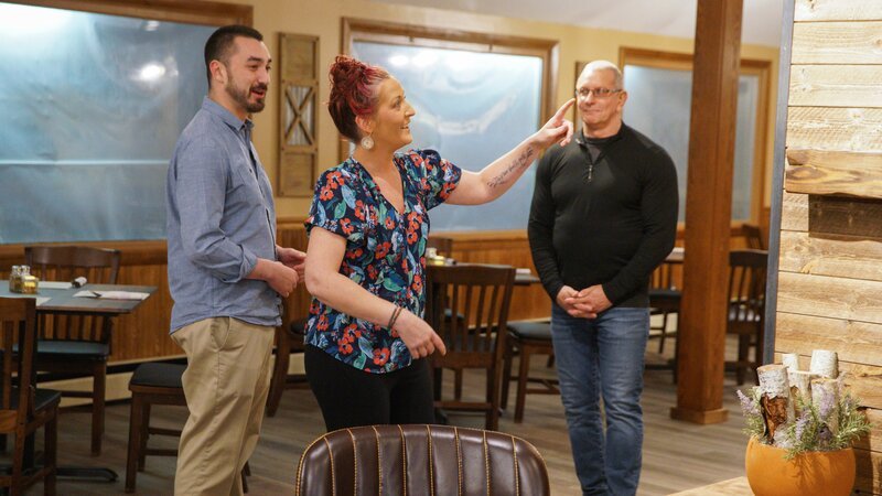 Co-owners of the White Mountain Steakhouse Tavern, Melissa Lewis and David Culhane, see their newly renovated restaurant for the first time, as seen on Restaurant Impossible, Season 20 – Bild: Food Network /​ Discover Images: IL2028_RI2028_0 /​ Discovery, Inc. All Rights Reserved