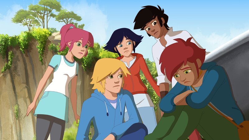 Monica (re.) hat Angst vor Pferden. Anna, Nico, Lena und Angelo (v.li.) stehen ihr bei. – Bild: hr/​Télé Images