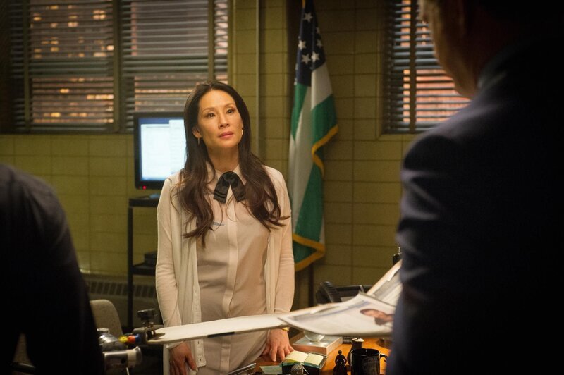 Als Sherlocks Freund und ehemaliger Pate Alfredo nach seinem Drogenentzug verschwunden ist, sorgt sich der Detektiv, dass er entweder einen Rückfall hatte oder entführt wurde. Joan Watson (Lucy Liu) steht ihm zur Seite um dies herauszufinden … – Bild: CBS Television /​ Jeff Neumann