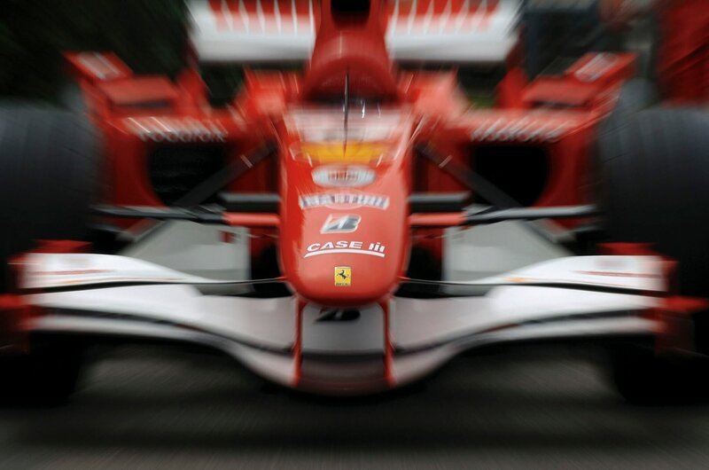 Diese Dokumentation begleitet Entstehung und Geburt des berühmtesten Sportautos der Welt – des Ferraris, und zeigt seine Erschaffung aus geschmolzenem Metal in einer der fortschrittlichsten Automobil-Fabriken der Welt. – Bild: National Geographic Channel