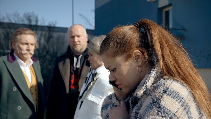 Ingo Lenßen (l.); Sarah Grüner (r.) – Bild: Sat.1