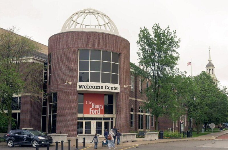 In der Nähe von Detroit, Michigan, bietet das Henry Ford Museum eine Ausstellung mit Innovationen aus allen Bereichen der US-amerikanischen Technik- und Handelsgeschichte. – Bild: Elephant Doc /​ Elephant Doc