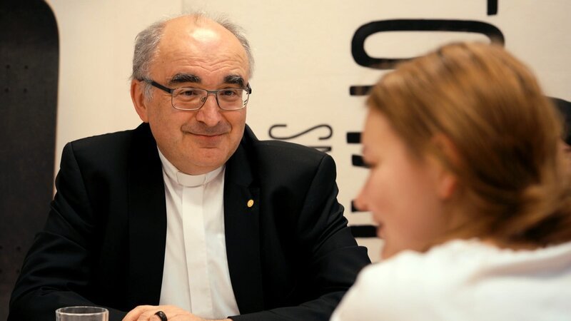 Diözesanbischof Dr. Wilhelm Krautwaschl. – Bild: ORF/​Cinevision