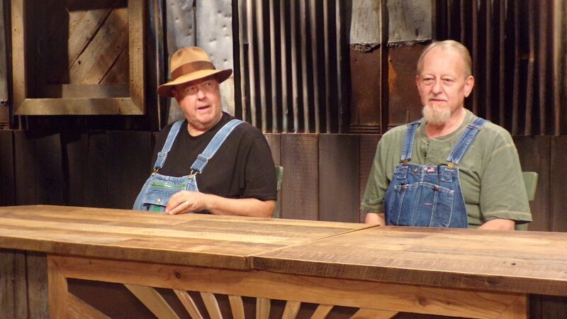 Mark and Digger at Judge’s table – Bild: Warner Bros. Discovery